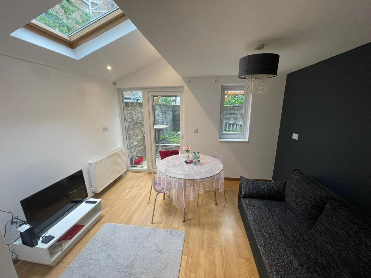 Lovely Flat In Camden Апартаменты *