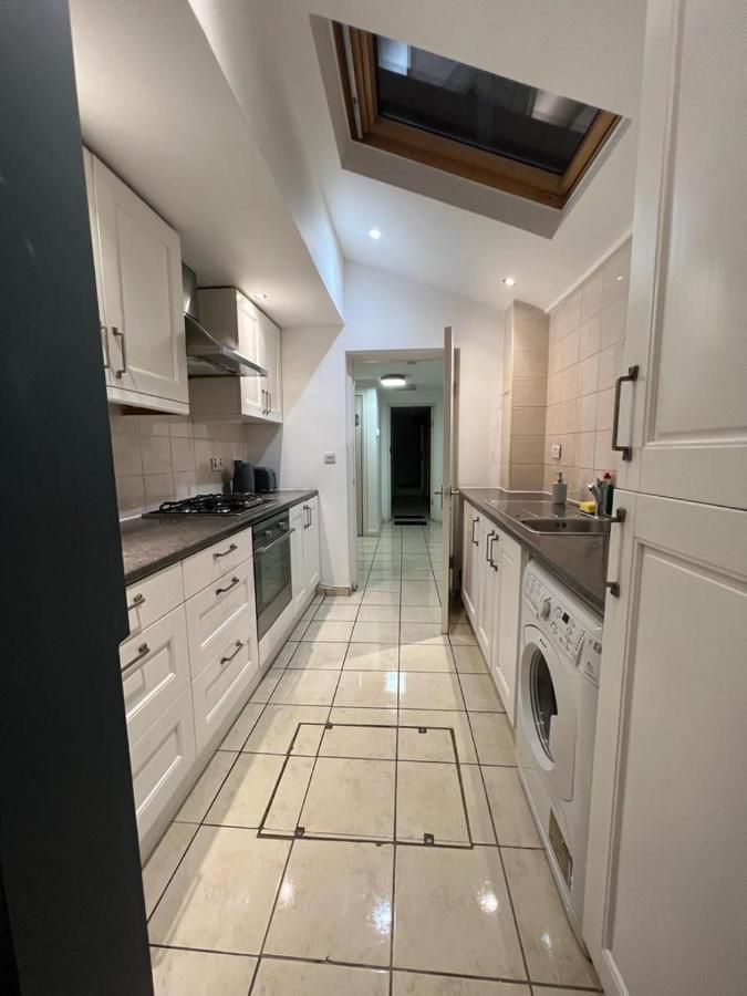 Lovely Flat In Camden Апартаменты *
